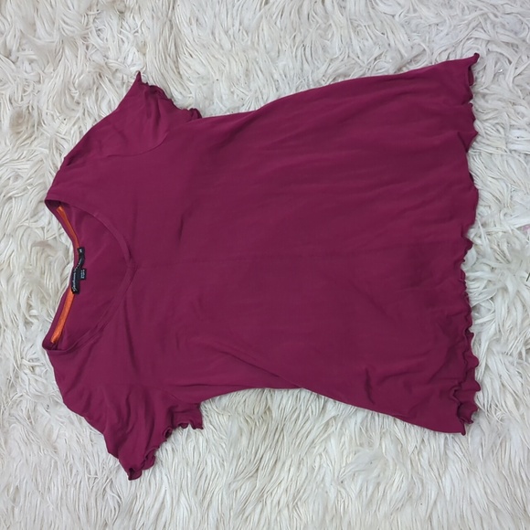 Size medium tee - Picture 1 of 2